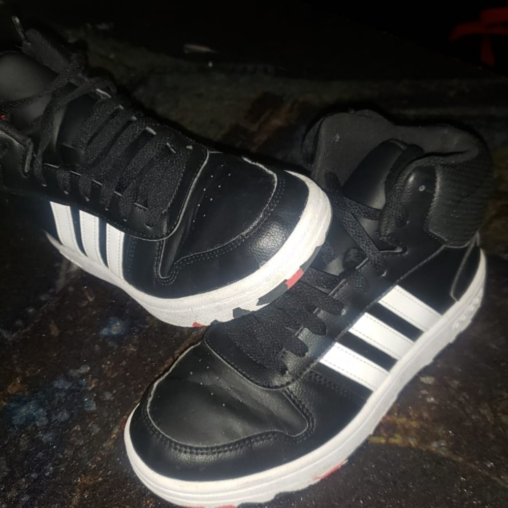 Black and white Adidas Youth Size 6
